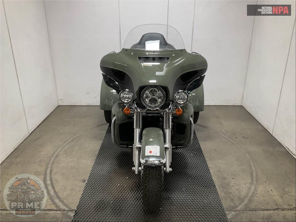 2021 Harley-Davidson FLHTCUTG TRI GLIDE ULTRA CLASSIC — фото 2