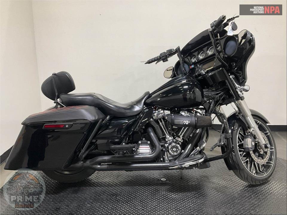 2017 Harley-Davidson FLHXS STREET GLIDE SPECIAL — фото 1