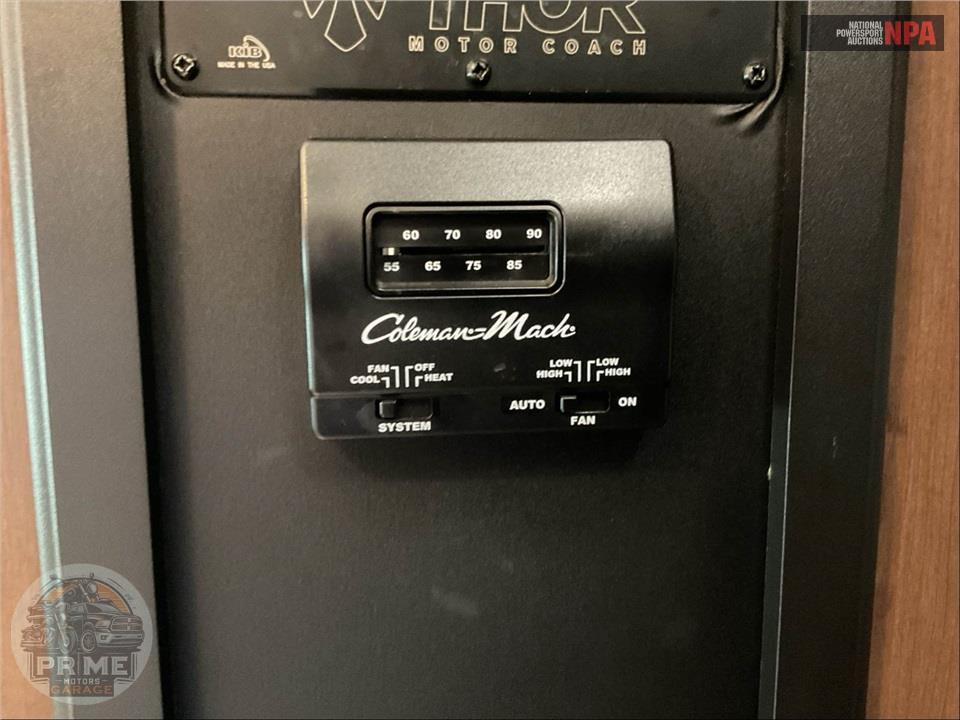 2017 Thor Motor Coach M-29FE E450-V10 - FREEDOM ELITE SERIES — фото 37