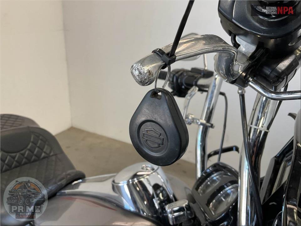 2017 Harley-Davidson FLTRXS ROAD GLIDE SPECIAL — фото 18