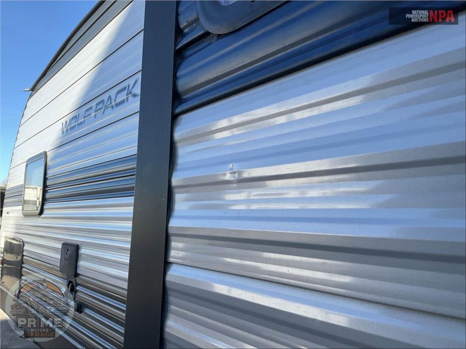 2019 Cherokee By Forest River M-23GOLD15 WOLF PACK TOY HAULER SERIES — фото 21