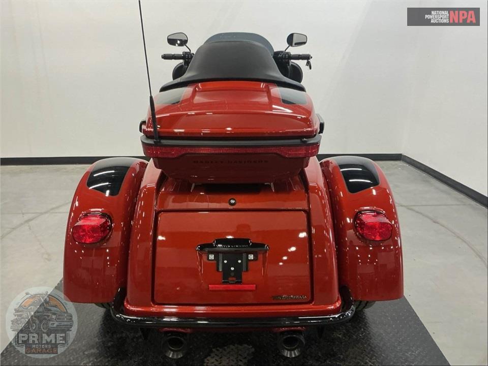 2025 Harley-Davidson FLHTCUTG TRI GLIDE ULTRA CLASSIC — фото 4