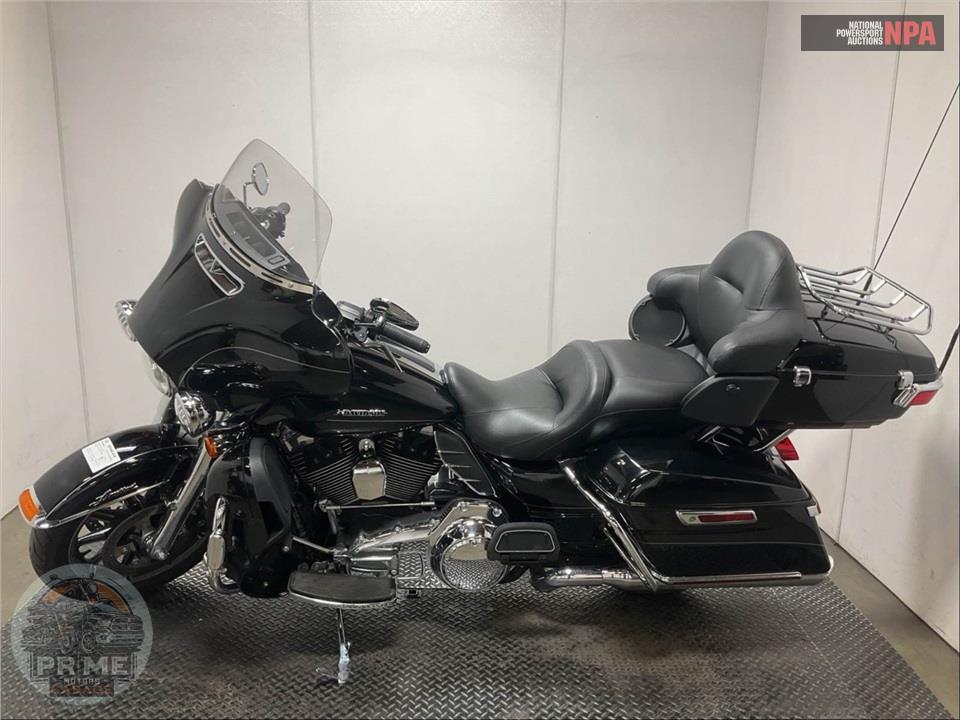 2015 Harley-Davidson FLHTK ELECTRA GLIDE ULTRA LIMITED — фото 3