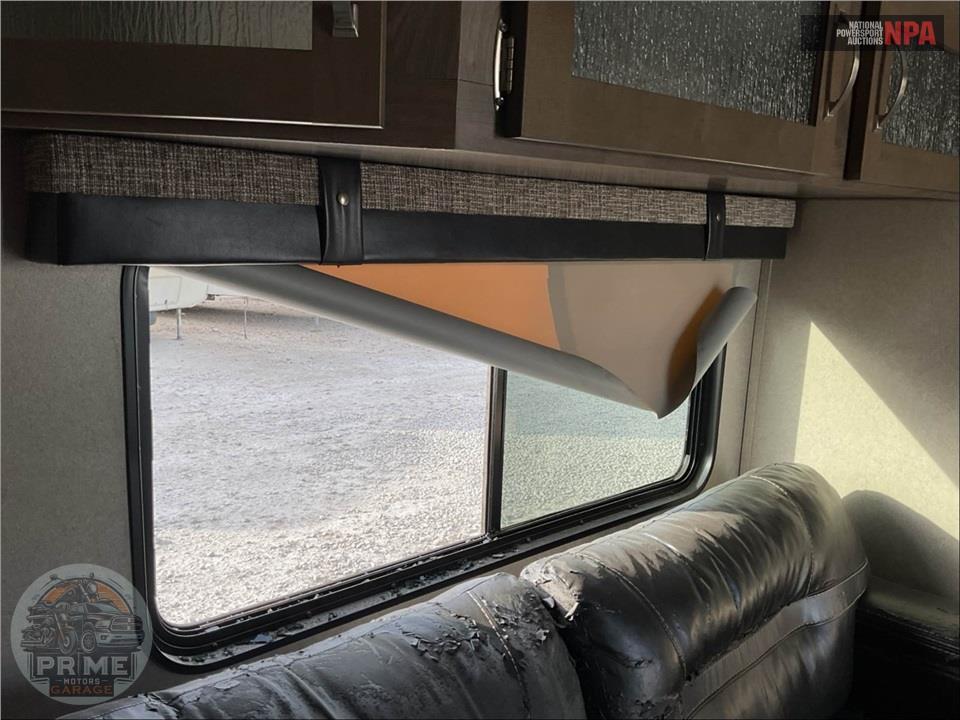 2019 Palomino By Forest River M-38DBS PUMA DESTINATION SERIES — фото 36