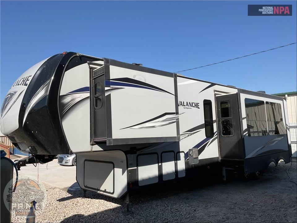 2018 Keystone Rv M-385 BG - AVALANCHE FIFTH WHEEL SERIES — фото 2
