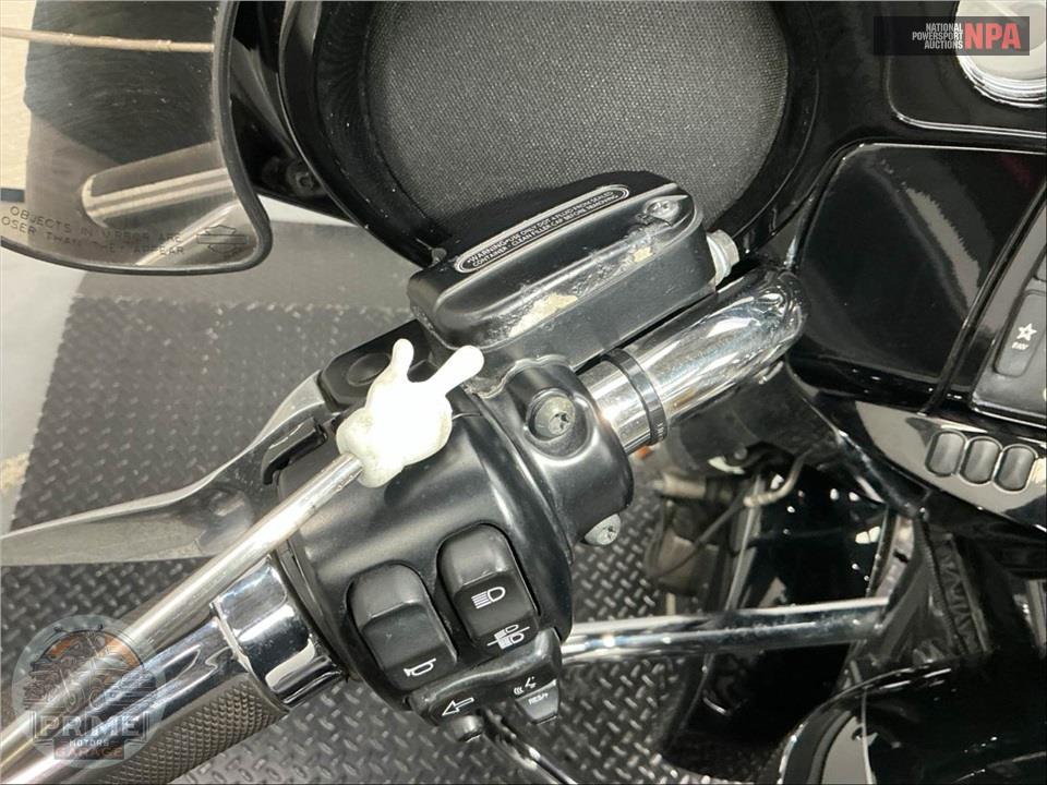 2015 Harley-Davidson FLHXS STREET GLIDE SPECIAL — фото 46