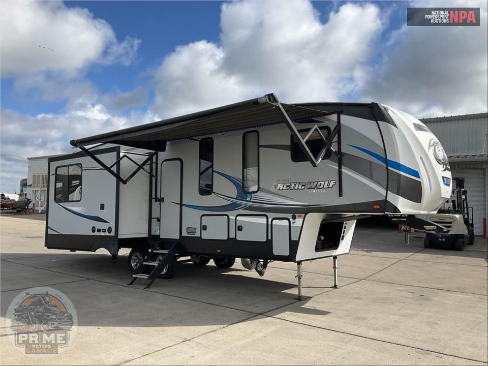 2019 Cherokee By Forest River M-295QSL8 - ARCTIC WOLF FIFTH WHEEL SERIES — фото 1