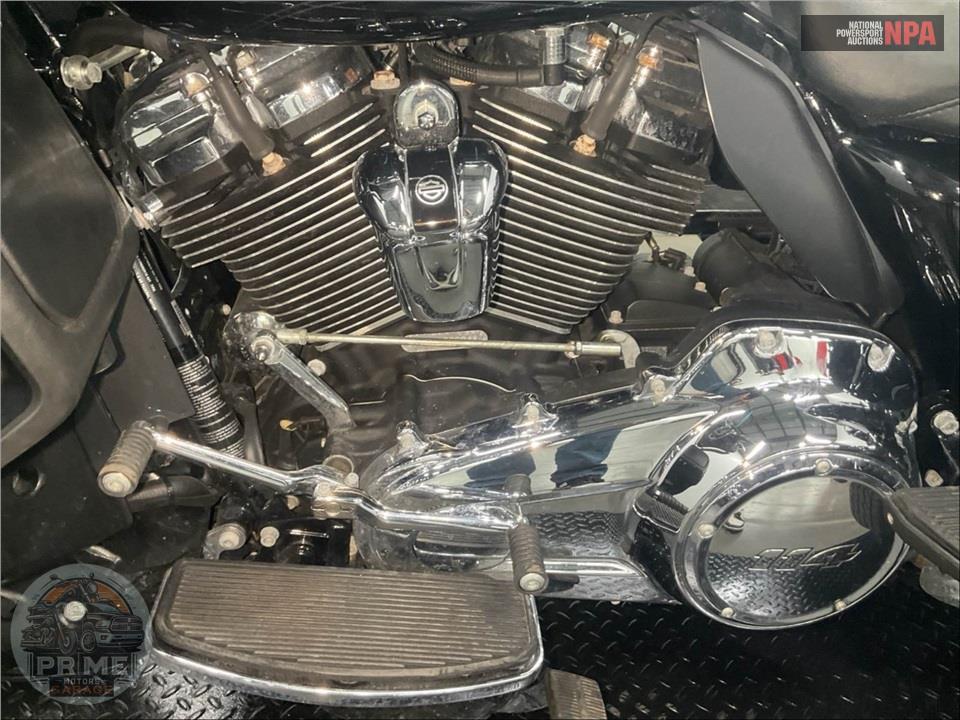 2021 Harley-Davidson FLHTCUTG TRI GLIDE ULTRA CLASSIC — фото 7