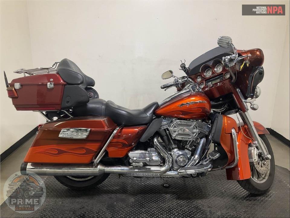 2010 Harley-Davidson FLHTCUSE5 — фото 1