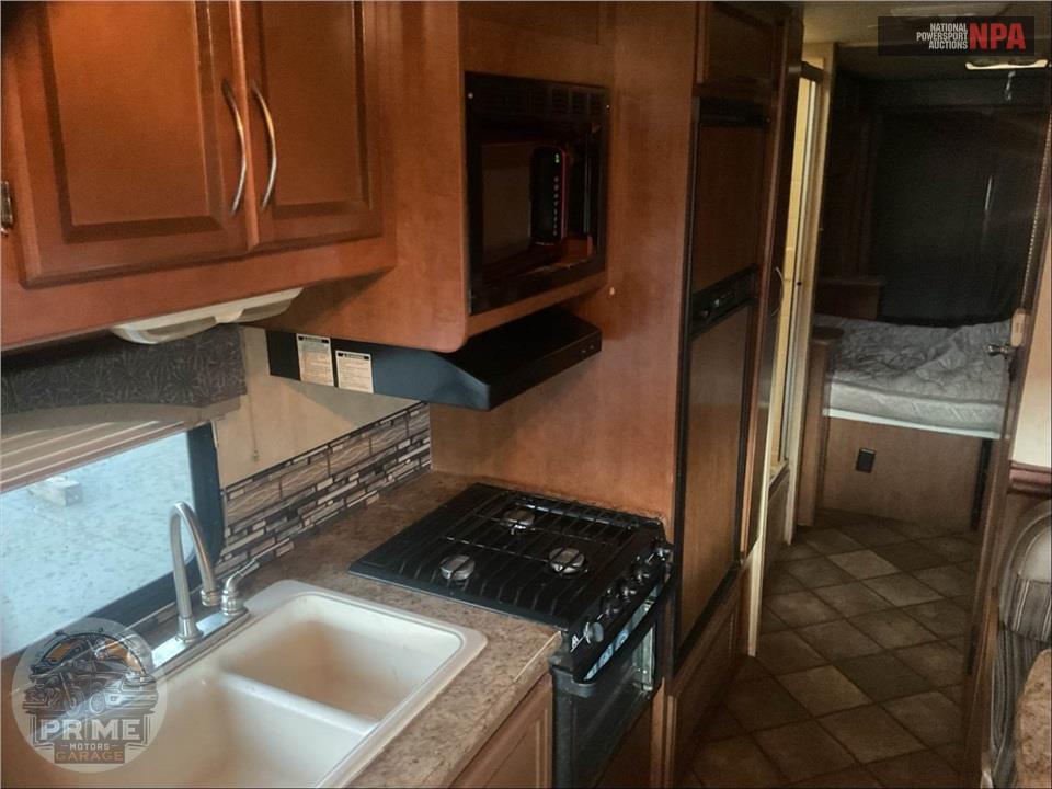 2013 Thor Motor Coach M-31L E450-V10 - CHATEAU SERIES — фото 24