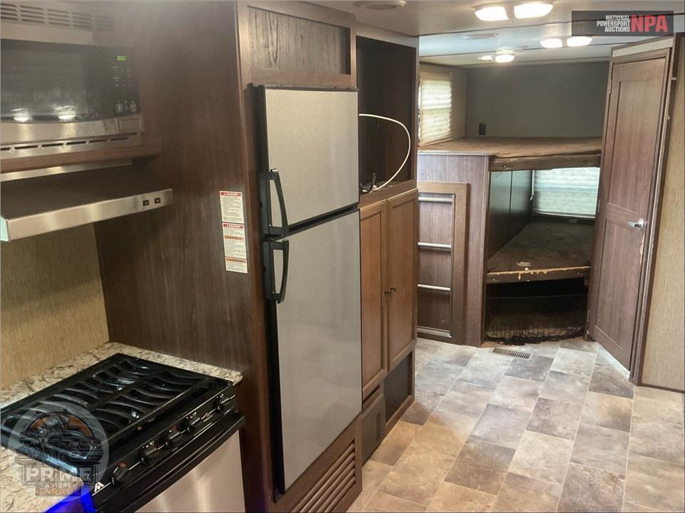 2017 Keystone Rv M-29 BH - SPRINTER CAMPFIRE EDITION SERIES — фото 8