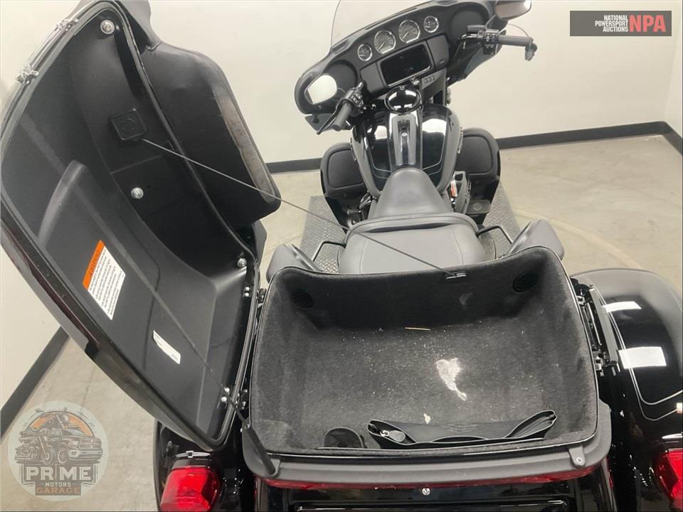 2025 Harley-Davidson FLHTCUTG TRI GLIDE ULTRA CLASSIC — фото 19