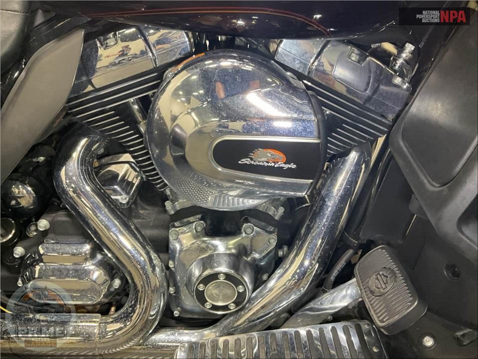 2014 Harley-Davidson FLHTCUTG TRIGLIDE ULTRA CLASSIC — фото 6