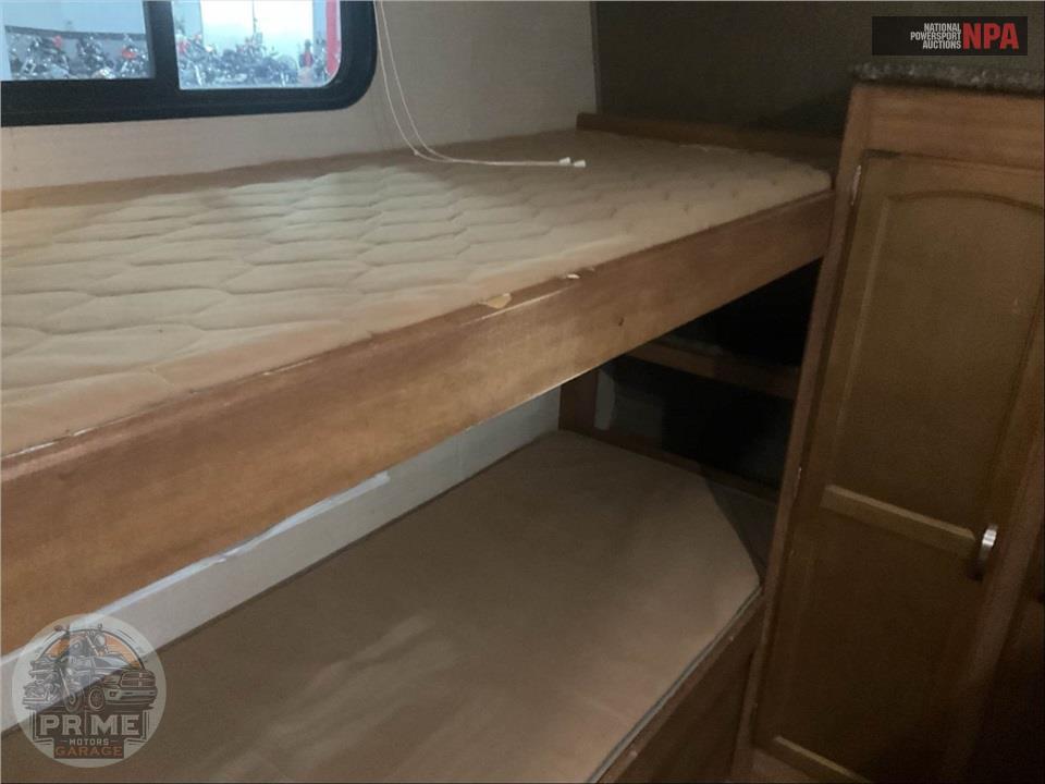 2017 Keystone Rv M-38 BH - SPRINGDALE SERIES — фото 13