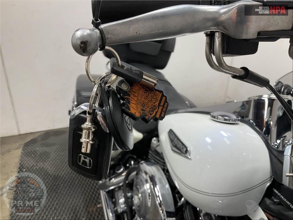 2004 Harley-Davidson FLHRCI ROAD KING CLASSIC — фото 11