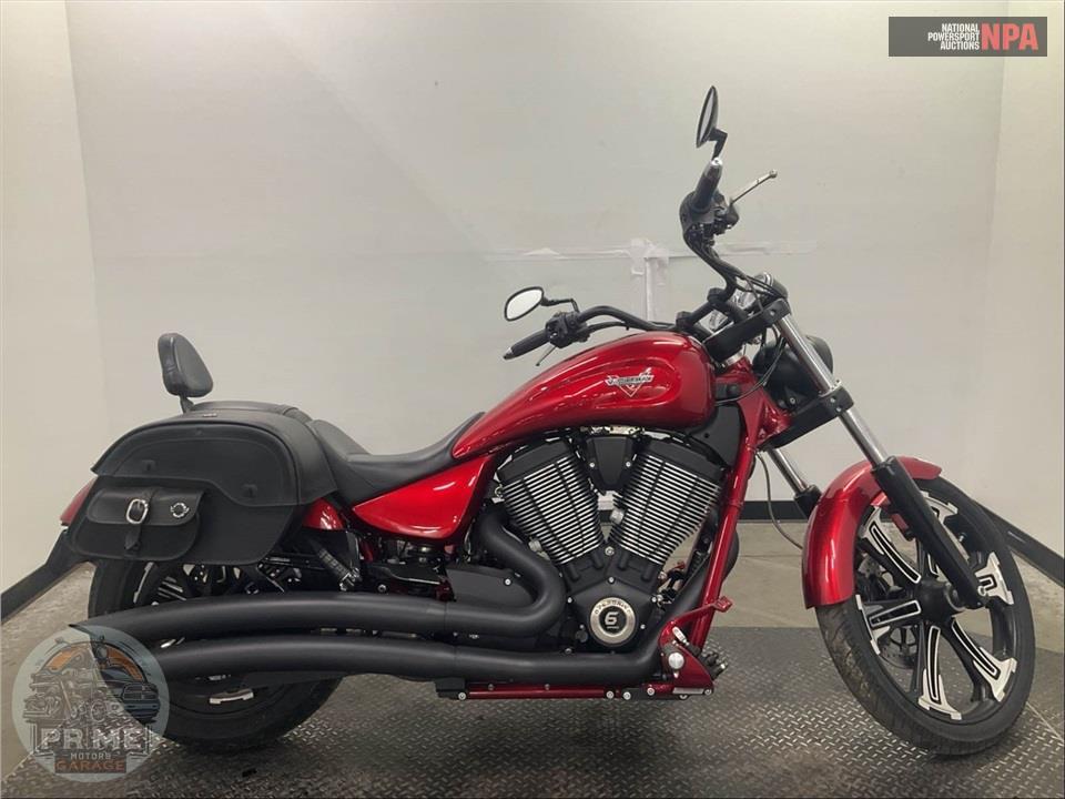 2016 Victory Motorcycles VEGAS 8-BALL — фото 1