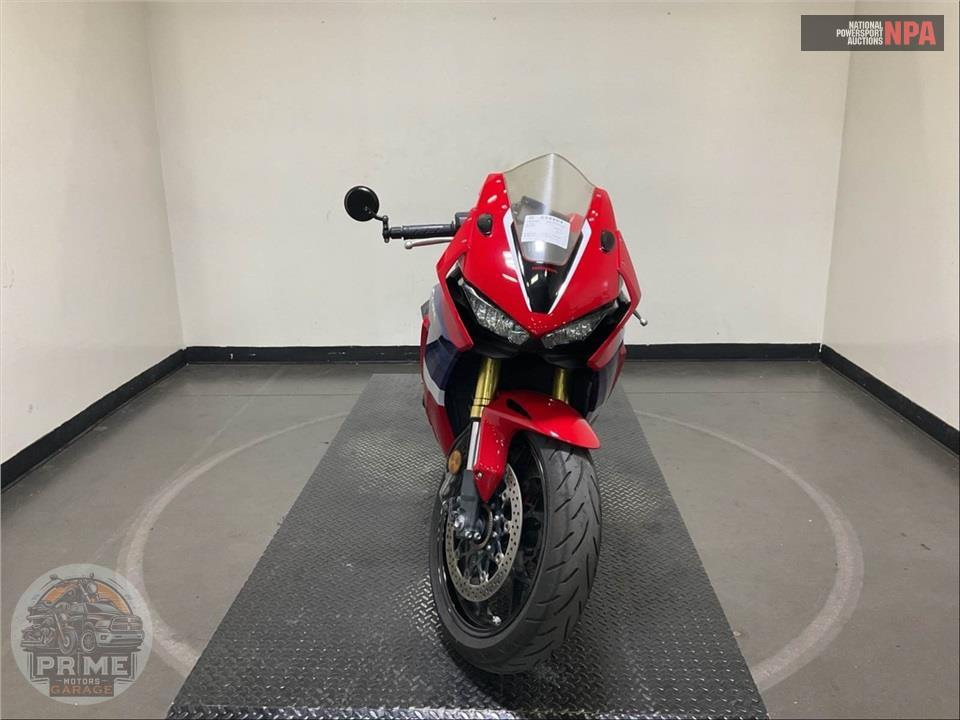 2023 Honda CBR1000RR — фото 2