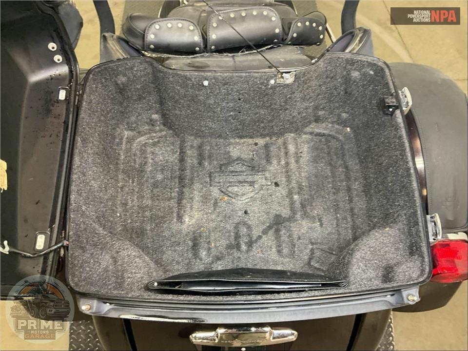 2011 Harley-Davidson FLHTCUTG TRIGLIDE UL CLSC — фото 21