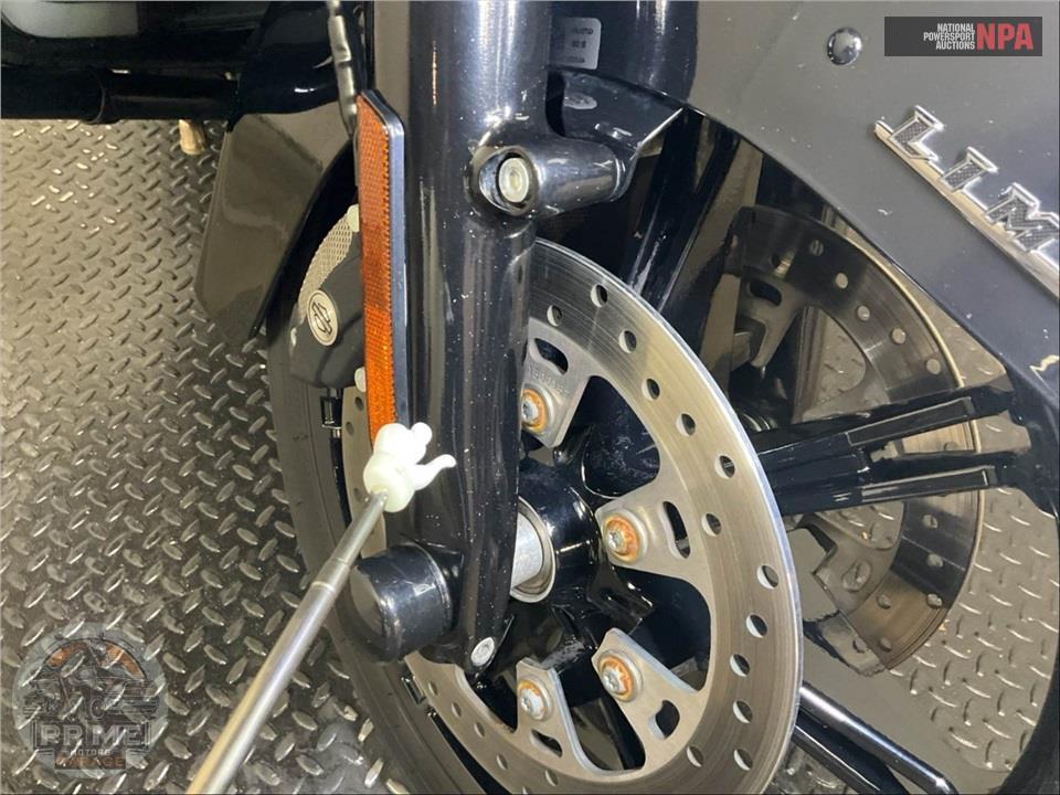 2023 Harley-Davidson FLTRK ROAD GLIDE LIMITED — фото 32
