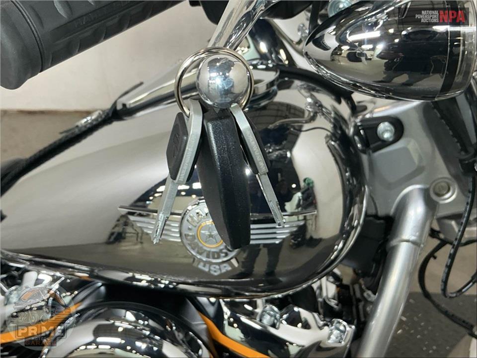 2025 Harley-Davidson FLSTFI SOFTAIL FAT BOY GRAY GHOST — фото 10