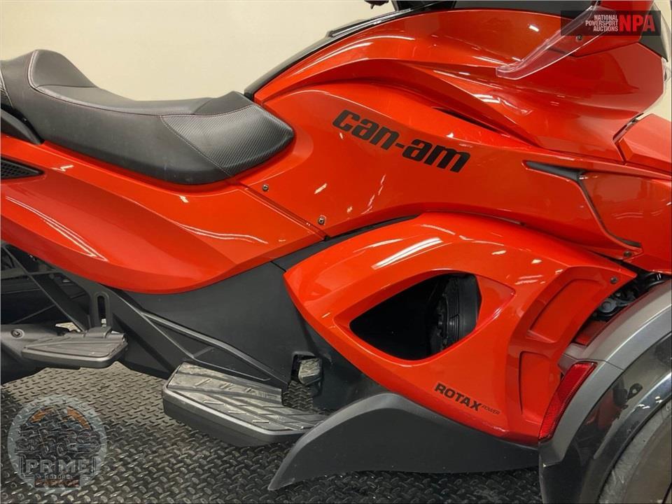 2016 Can-Am SPYDER ST-S SE5 — фото 6