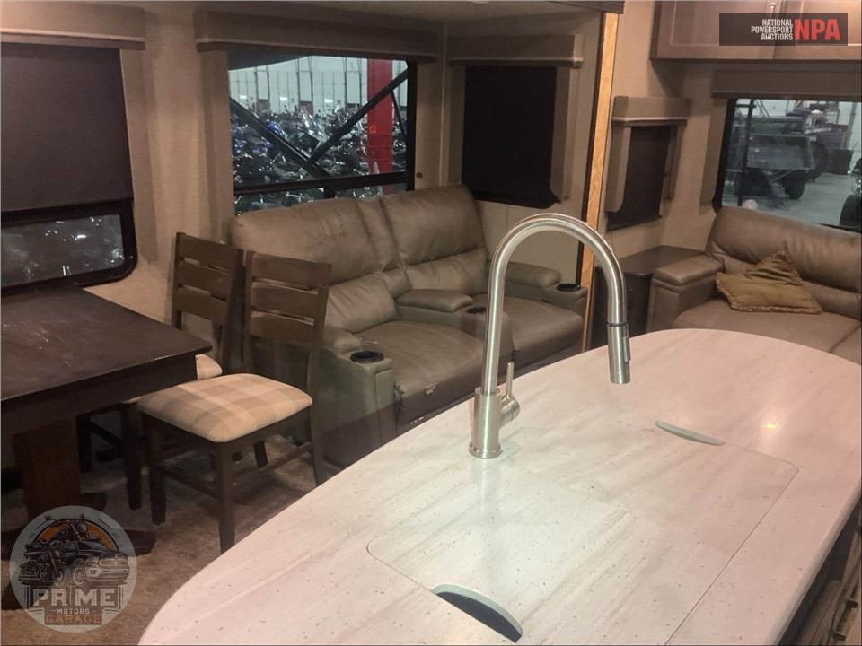 2022 Grand Design Recreational Vehicles M-315RLTS - REFLECTION SERIES — фото 8