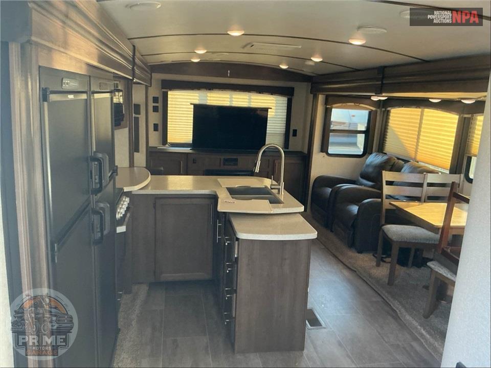 2019 Keystone Rv M-33 SAB - COUGAR SERIES — фото 6