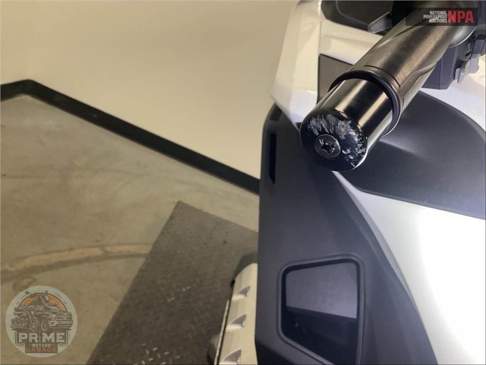 2018 Honda GL1800D GOLDWING TOUR DCT (WHITE) — фото 20