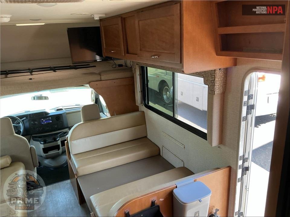 2018 Winnebago M-25B FORD - MINNIE WINNIE SERIES — фото 9