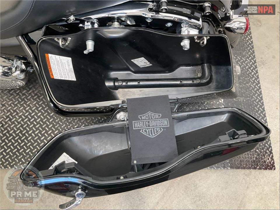 2018 Harley-Davidson FLHX STREET GLIDE — фото 19