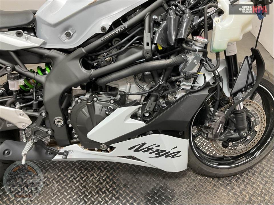 2025 Kawasaki ZX400PSFNL NINJA ZX-4R (ABS) — фото 15