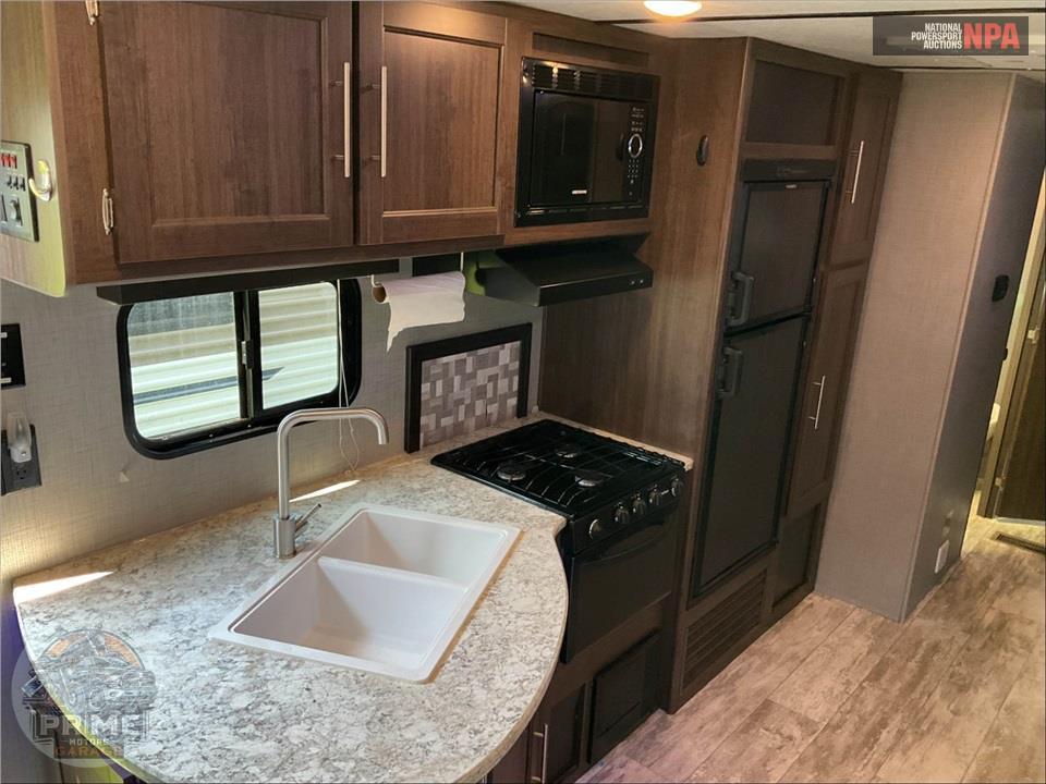 2019 Crossroads Rv M-328 SB - ZINGER SERIES — фото 7