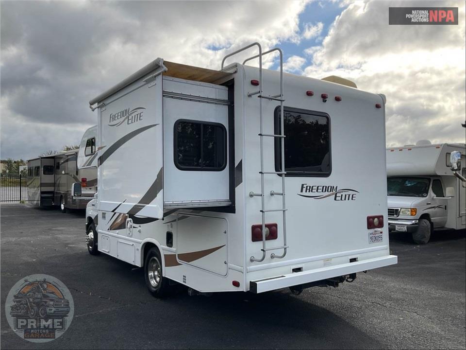 2016 Thor Motor Coach M-22FE E450-V10 - FREEDOM ELITE SERIES — фото 3