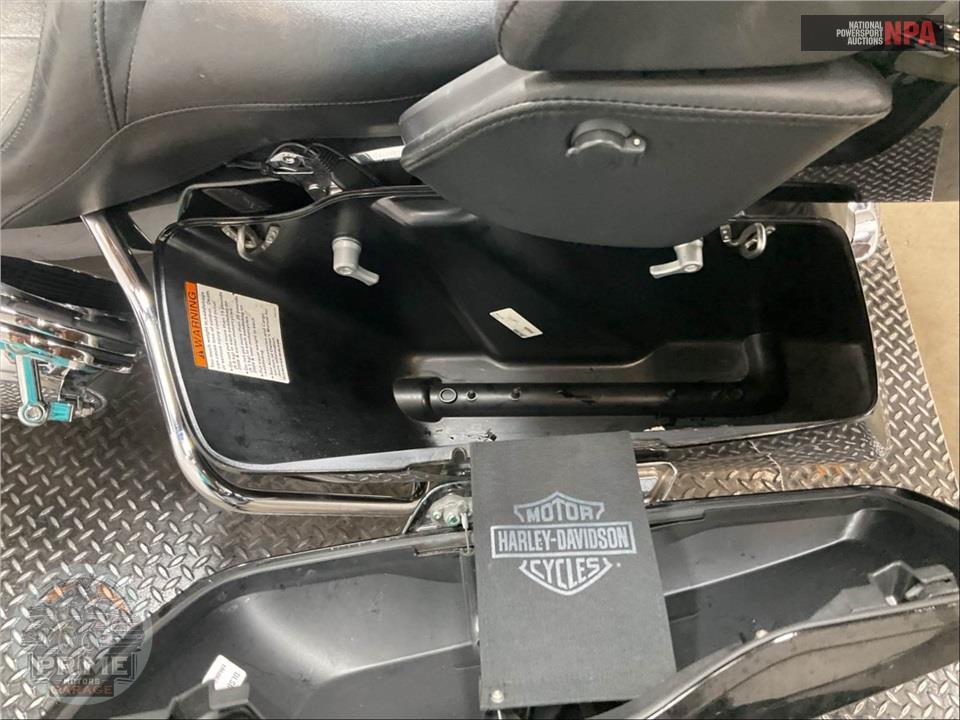 2019 Harley-Davidson FLHTCU ELECTRA GLIDE ULTRA CLASSIC — фото 25