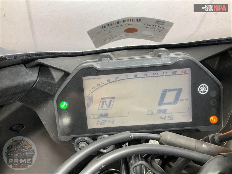 2023 Yamaha YZF-R3 — фото 4