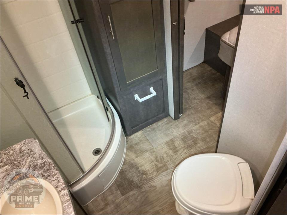 2017 Crossroads Rv M-291 RK - SUNSET TRAIL SUPER LITE SERIES — фото 16