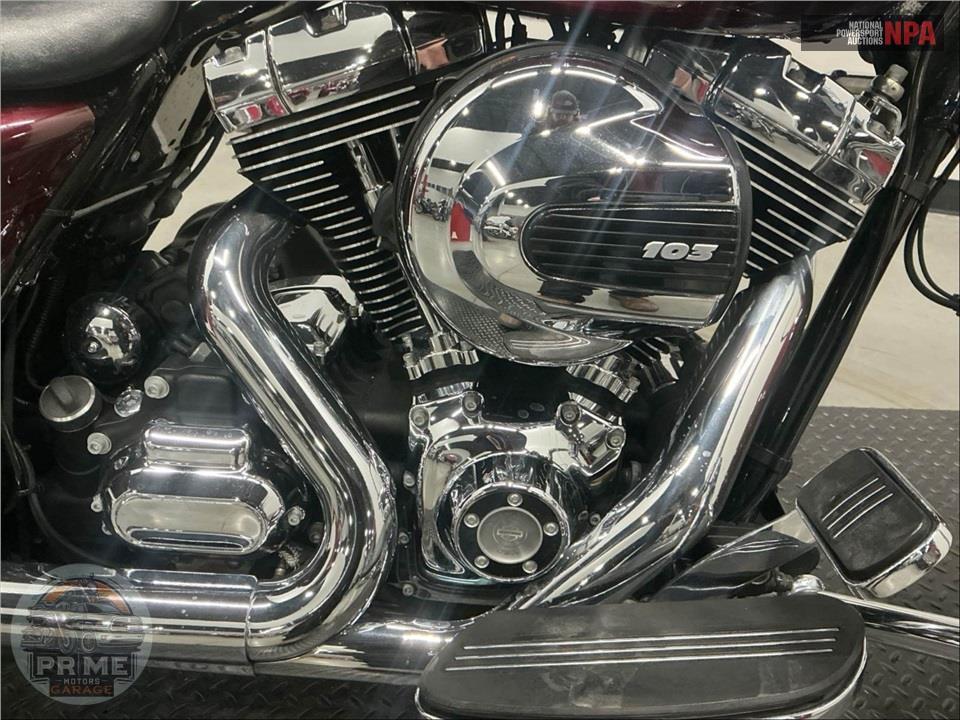 2014 Harley-Davidson FLHXS STREET GLIDE — фото 6