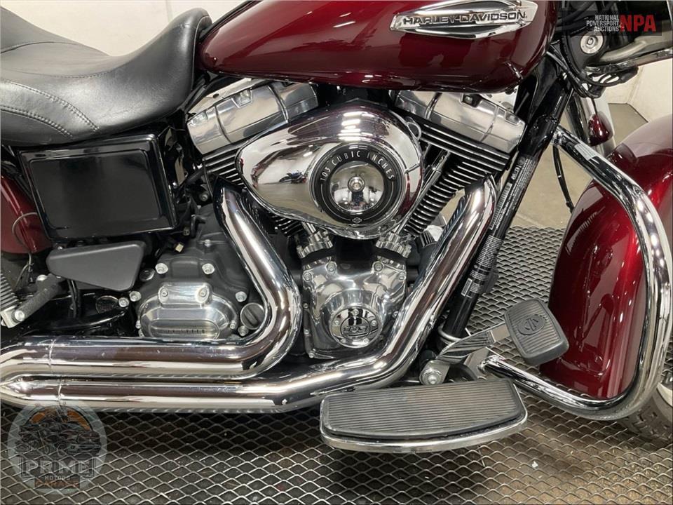 2015 Harley-Davidson FLD-103 DYNA SWITCHBACK — фото 6