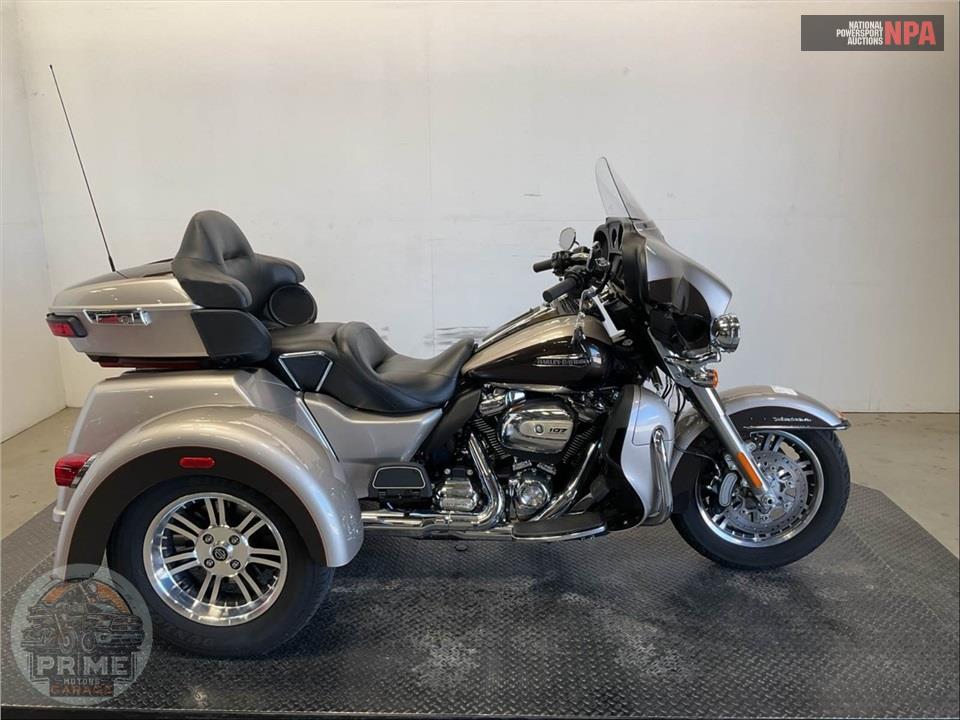 2018 Harley-Davidson FLHTCUTG TRI GLIDE ULTRA — фото 1