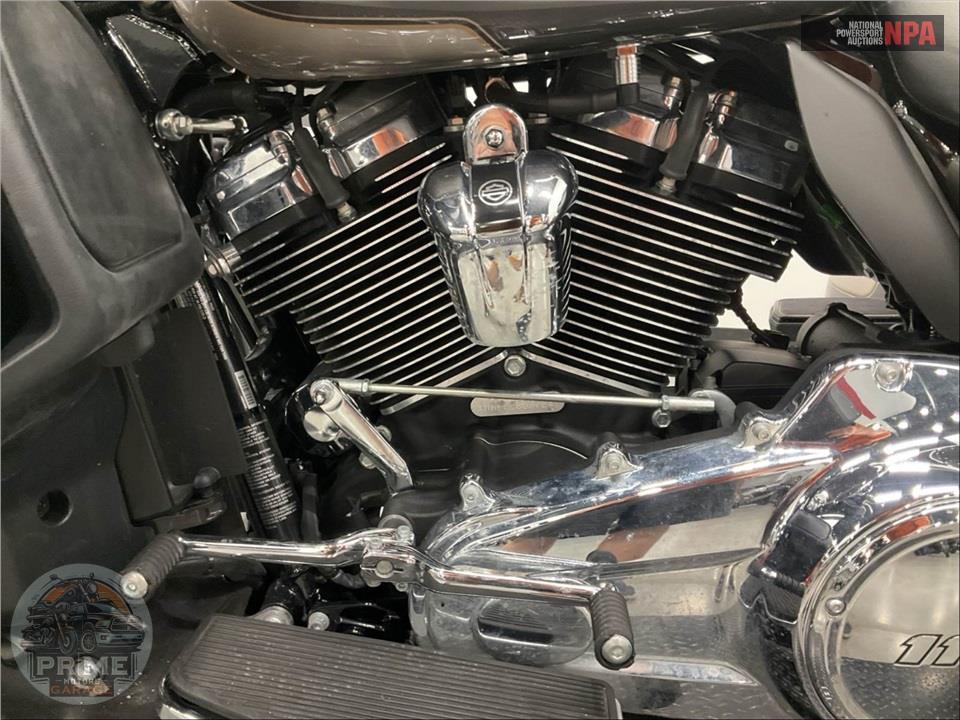 2023 Harley-Davidson FLHTCUTG TRI GLIDE ULTRA CLASSIC — фото 7