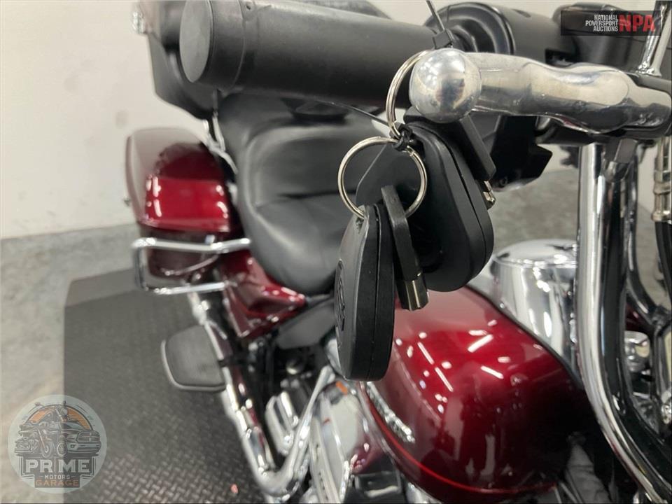 2017 Harley-Davidson FLHTK ULTRA LIMITED — фото 11