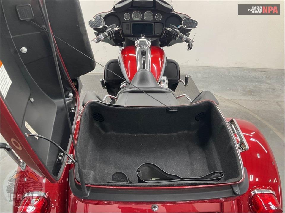 2019 Harley-Davidson FLHTCUTG TRI GLIDE ULTRA — фото 17