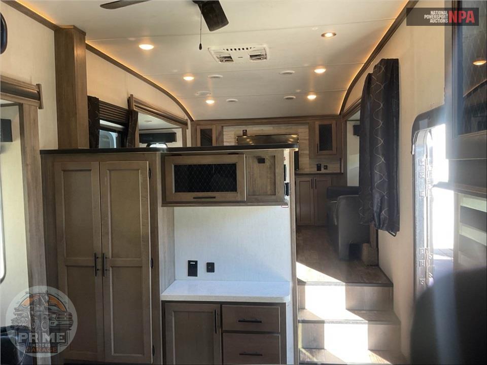2022 Sabre By Forest River M-37FLL - FIFTH WHEEL SERIES — фото 8
