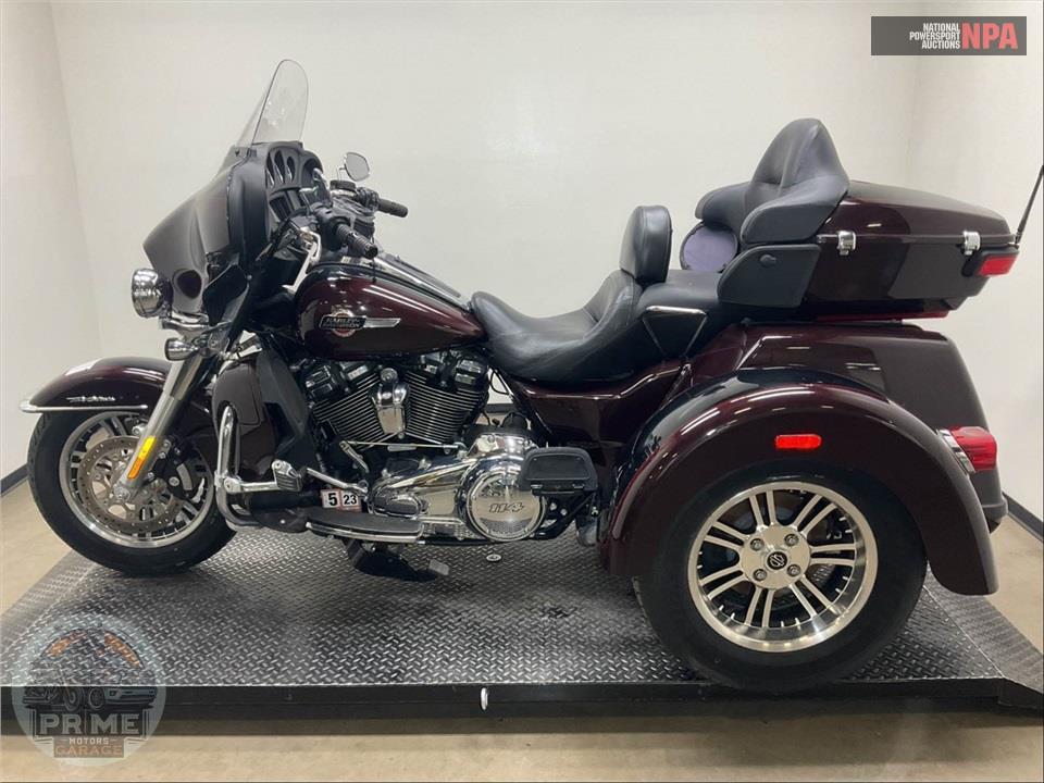 2022 Harley-Davidson FLHTCUTG TRI GLIDE ULTRA CLASSIC — фото 3