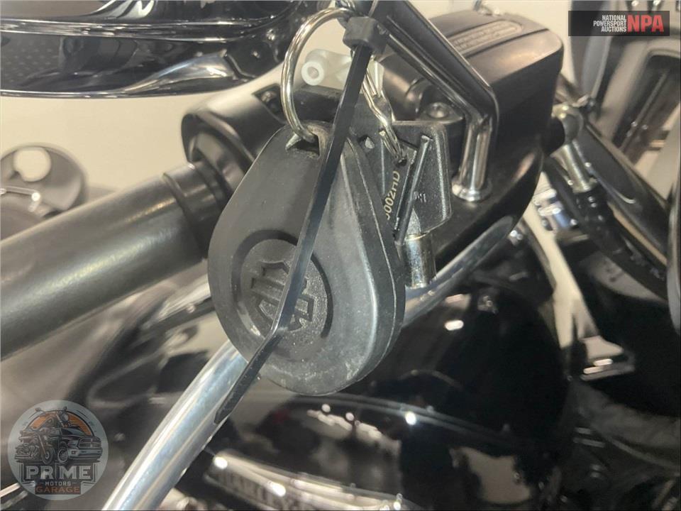 2021 Harley-Davidson FLHTCUTG TRI GLIDE ULTRA CLASSIC — фото 11