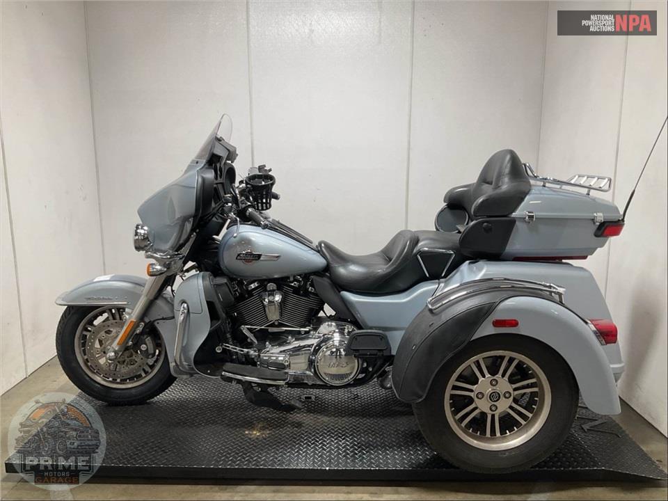 2023 Harley-Davidson FLHTCUTG TRI GLIDE ULTRA CLASSIC — фото 3