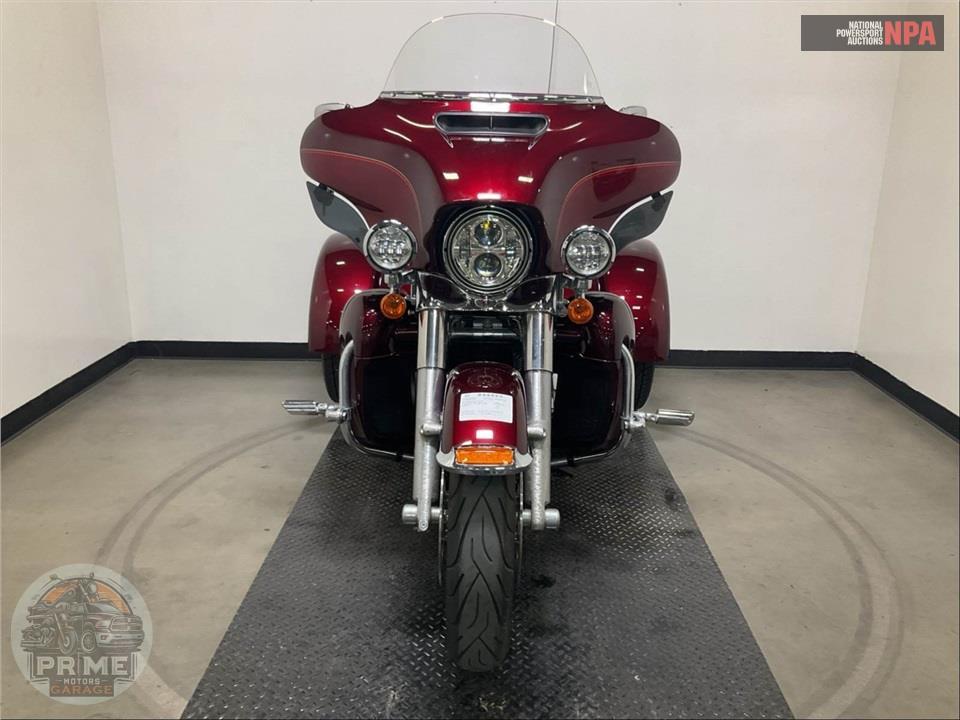 2016 Harley-Davidson FLHTCUTG TRIGLIDE ULTRA CLASSIC — фото 2