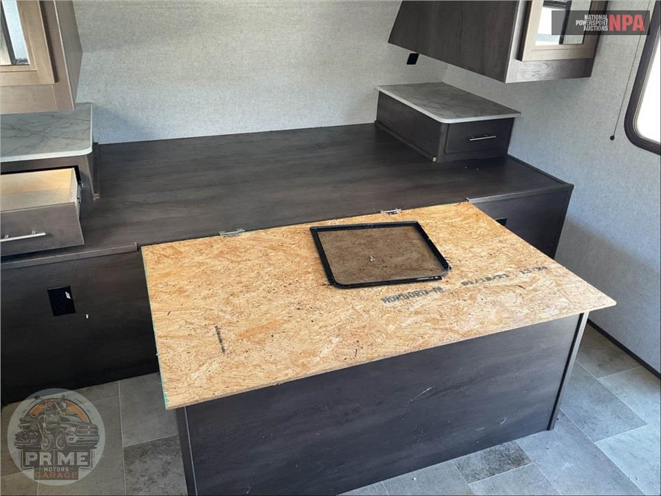 2021 Coleman By Dutchmen M-1805RB - LIGHT SERIES — фото 12