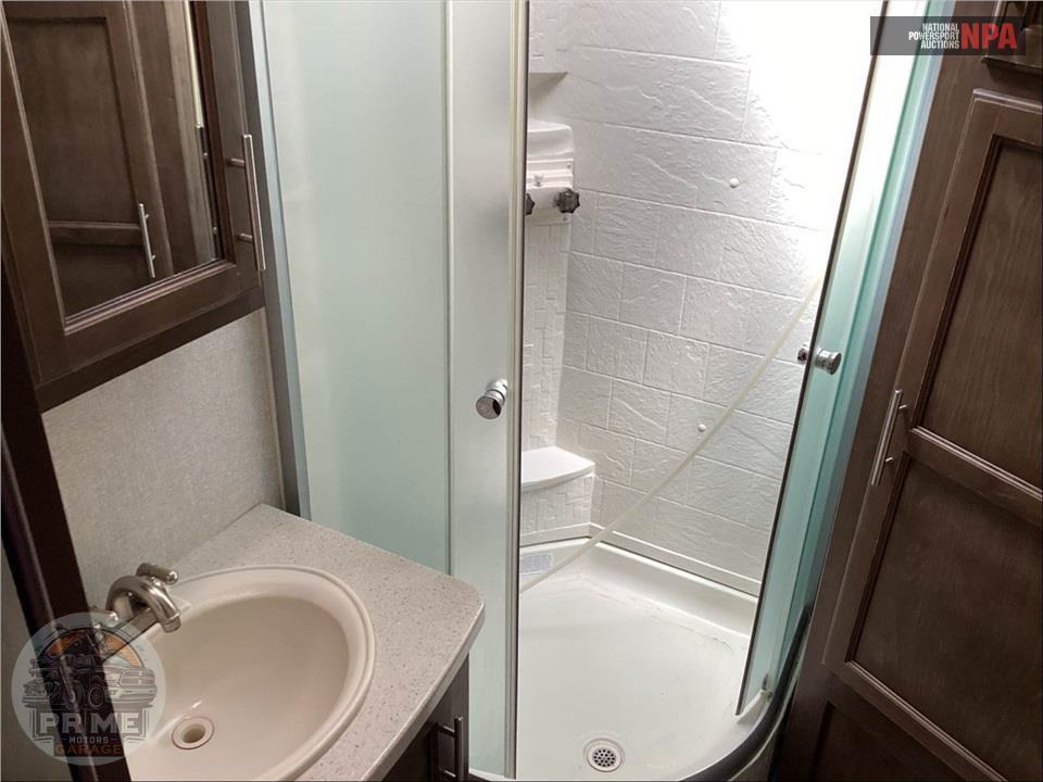 2019 Keystone Rv M-32 RLI COUGAR SERIES — фото 19