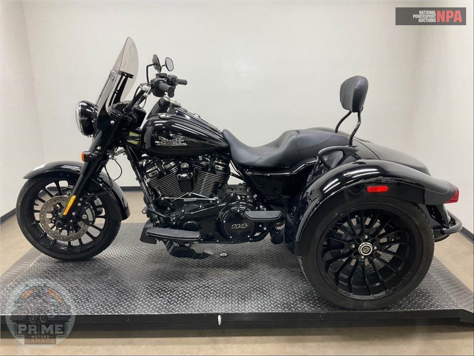 2025 Harley-Davidson FLRT FREEWHEELER — фото 3
